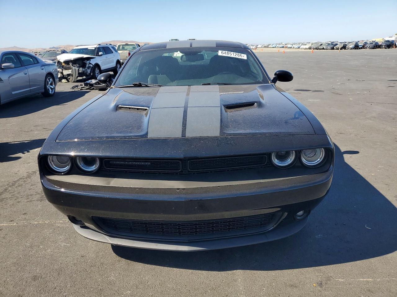2017 DODGE CHALLENGER SXT — Фото 5 из 12