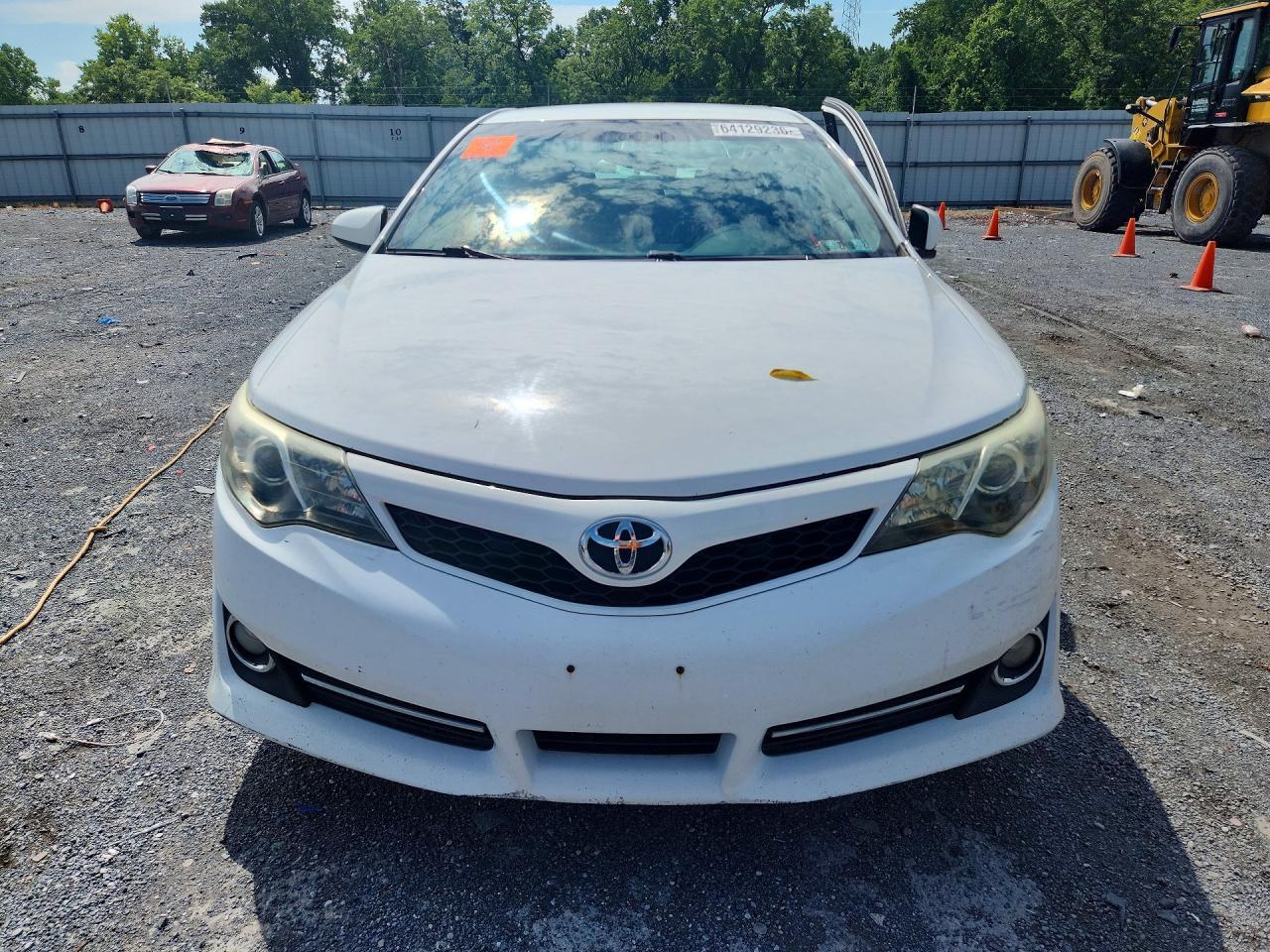 2013 TOYOTA CAMRY SE — Фото 5 из 12
