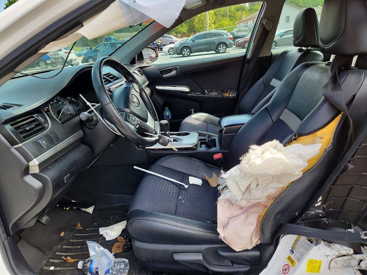 2013 TOYOTA CAMRY SE — Фото 7 из 12