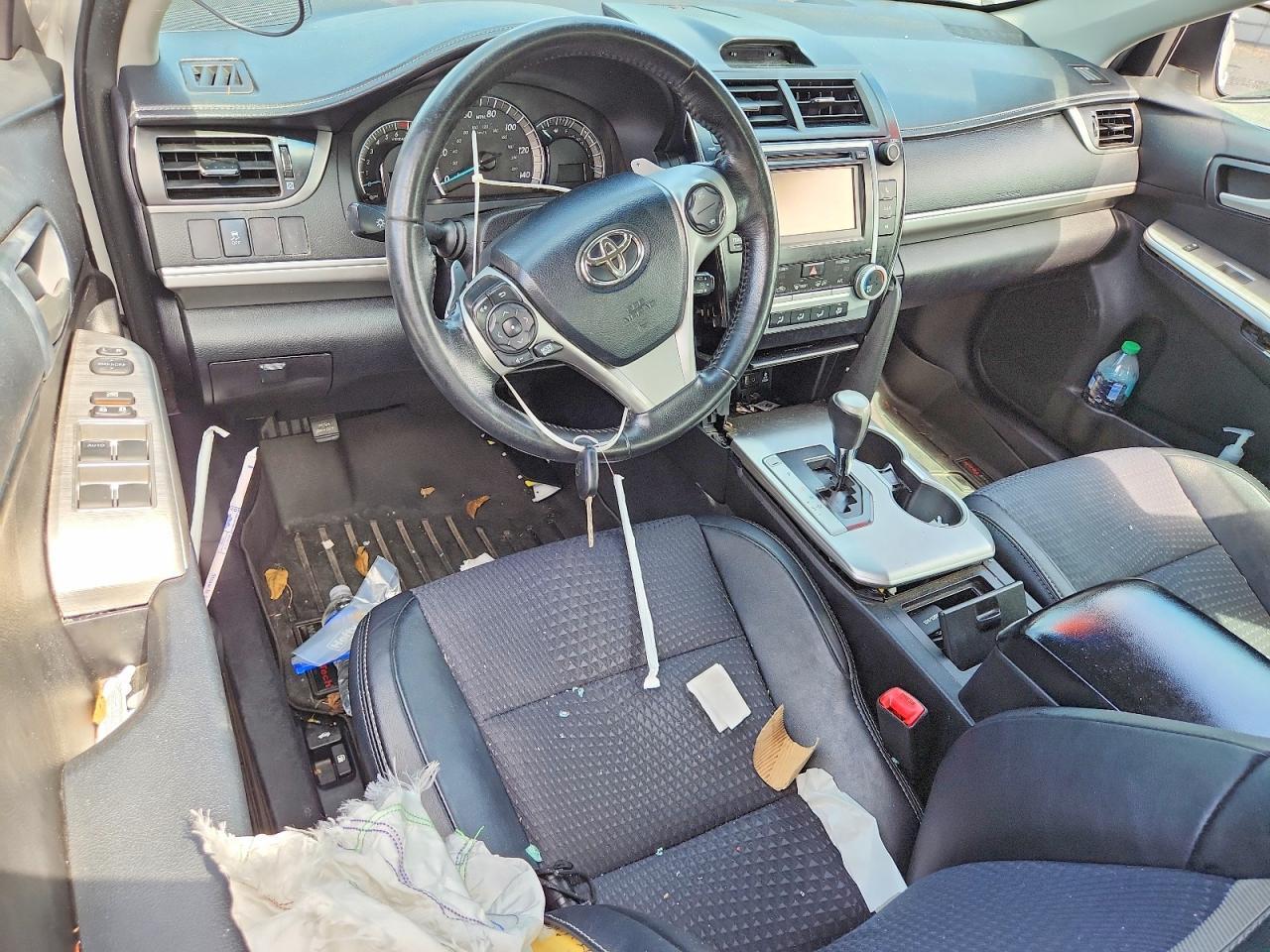 2013 TOYOTA CAMRY SE — Фото 8 из 12