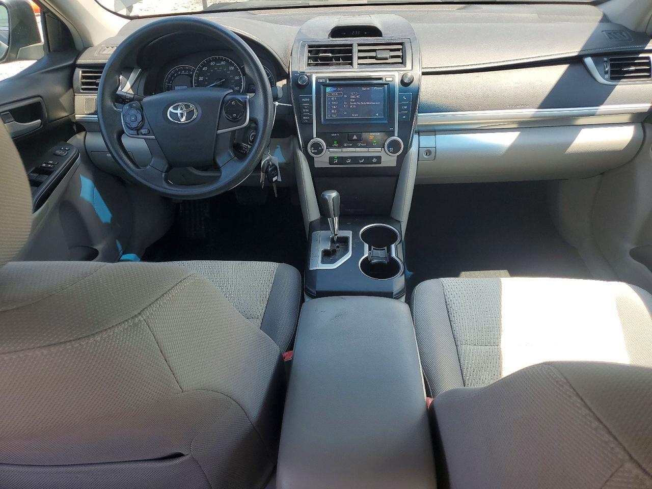 2013 TOYOTA CAMRY LE — Фото 8 из 12
