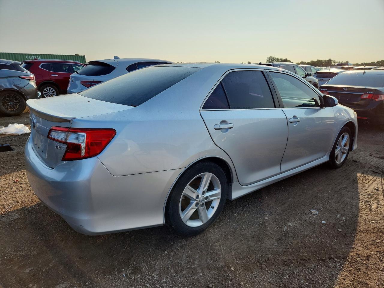 2013 TOYOTA CAMRY SE — Фото 3 из 12