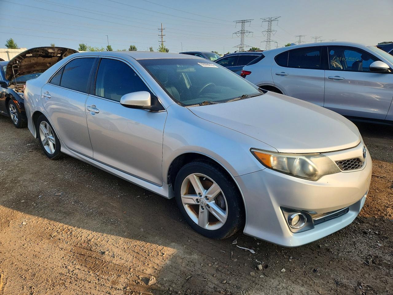 2013 TOYOTA CAMRY SE — Фото 4 из 12