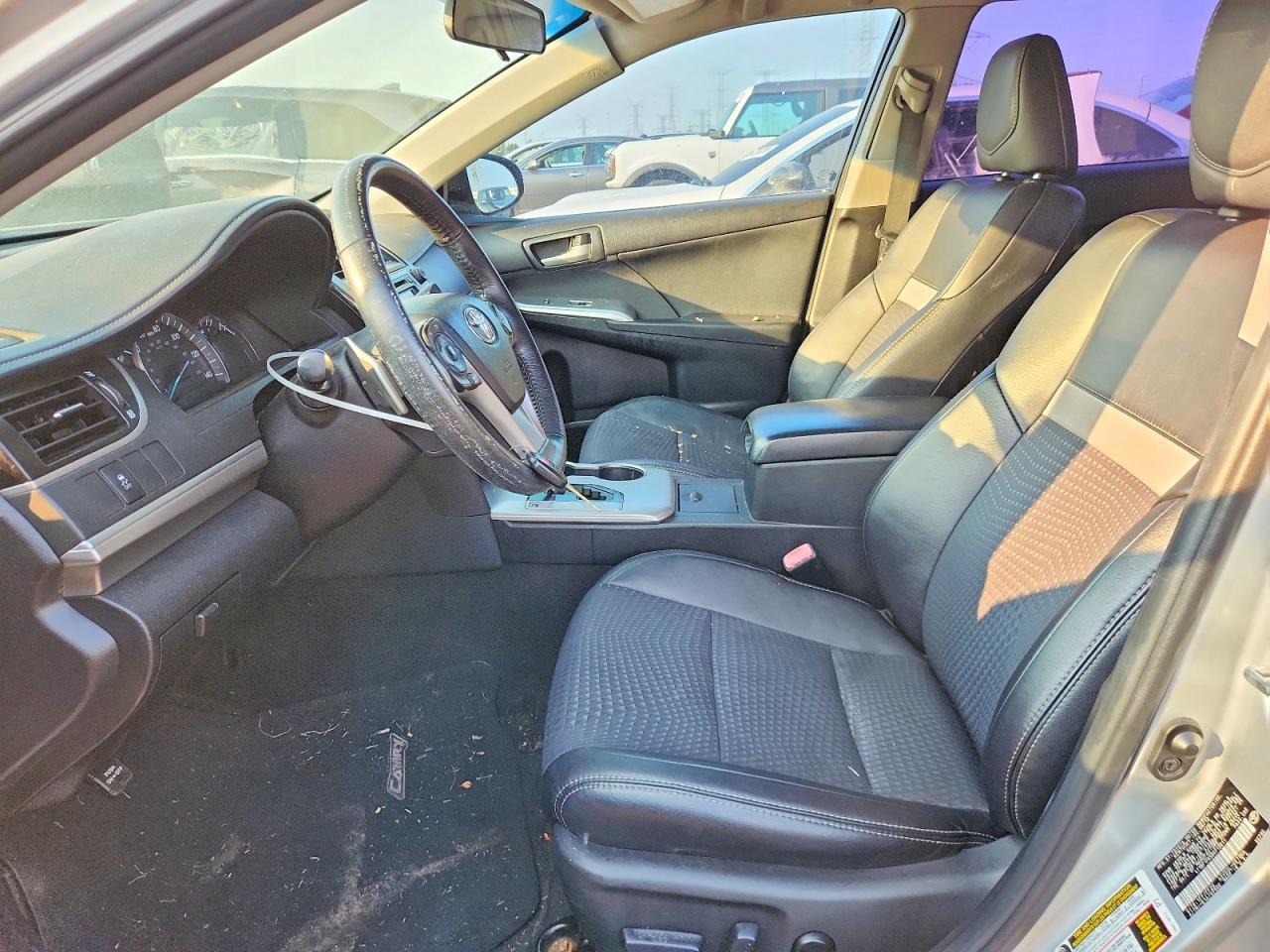 2013 TOYOTA CAMRY SE — Фото 7 из 12