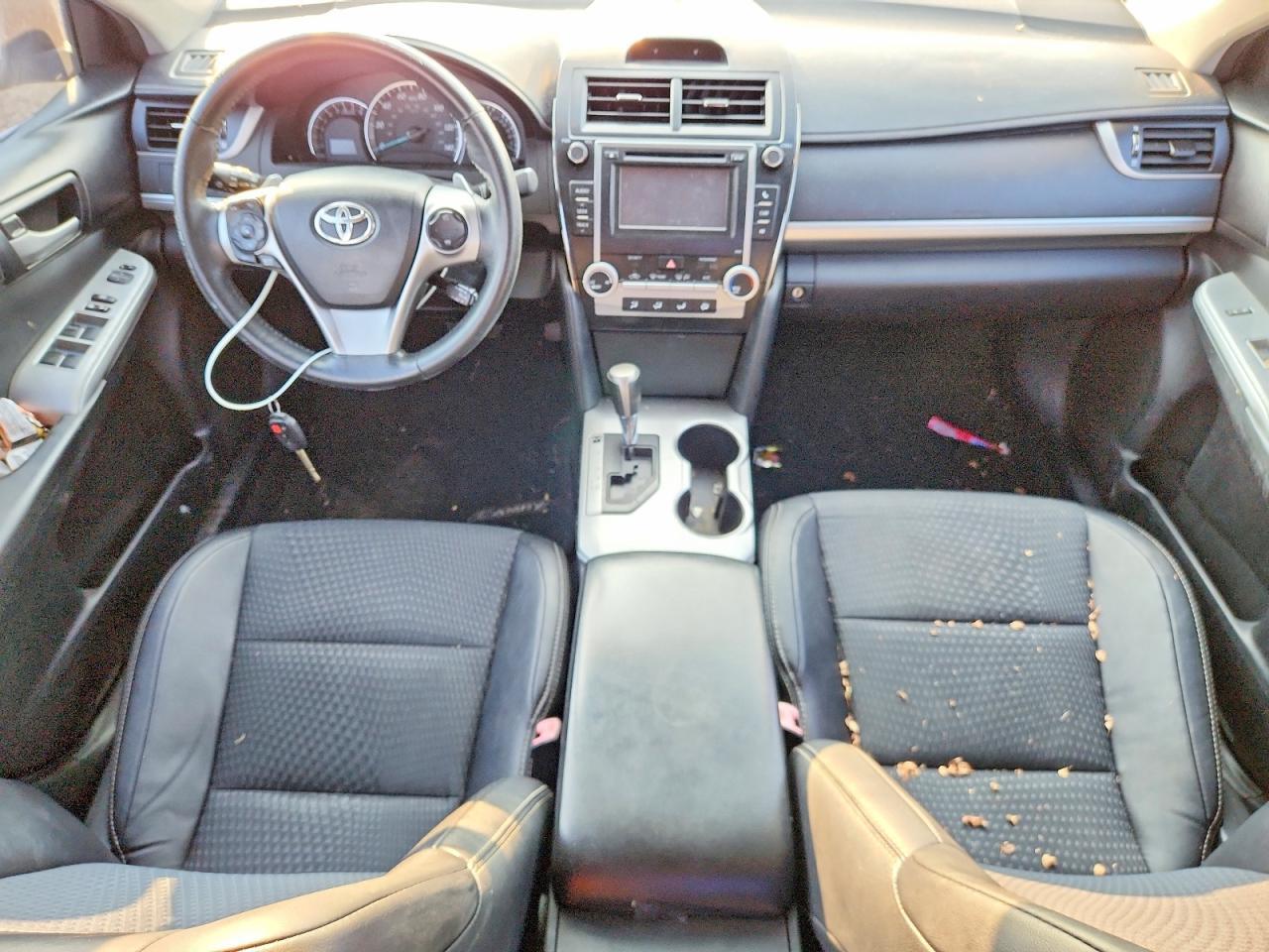 2013 TOYOTA CAMRY SE — Фото 8 из 12