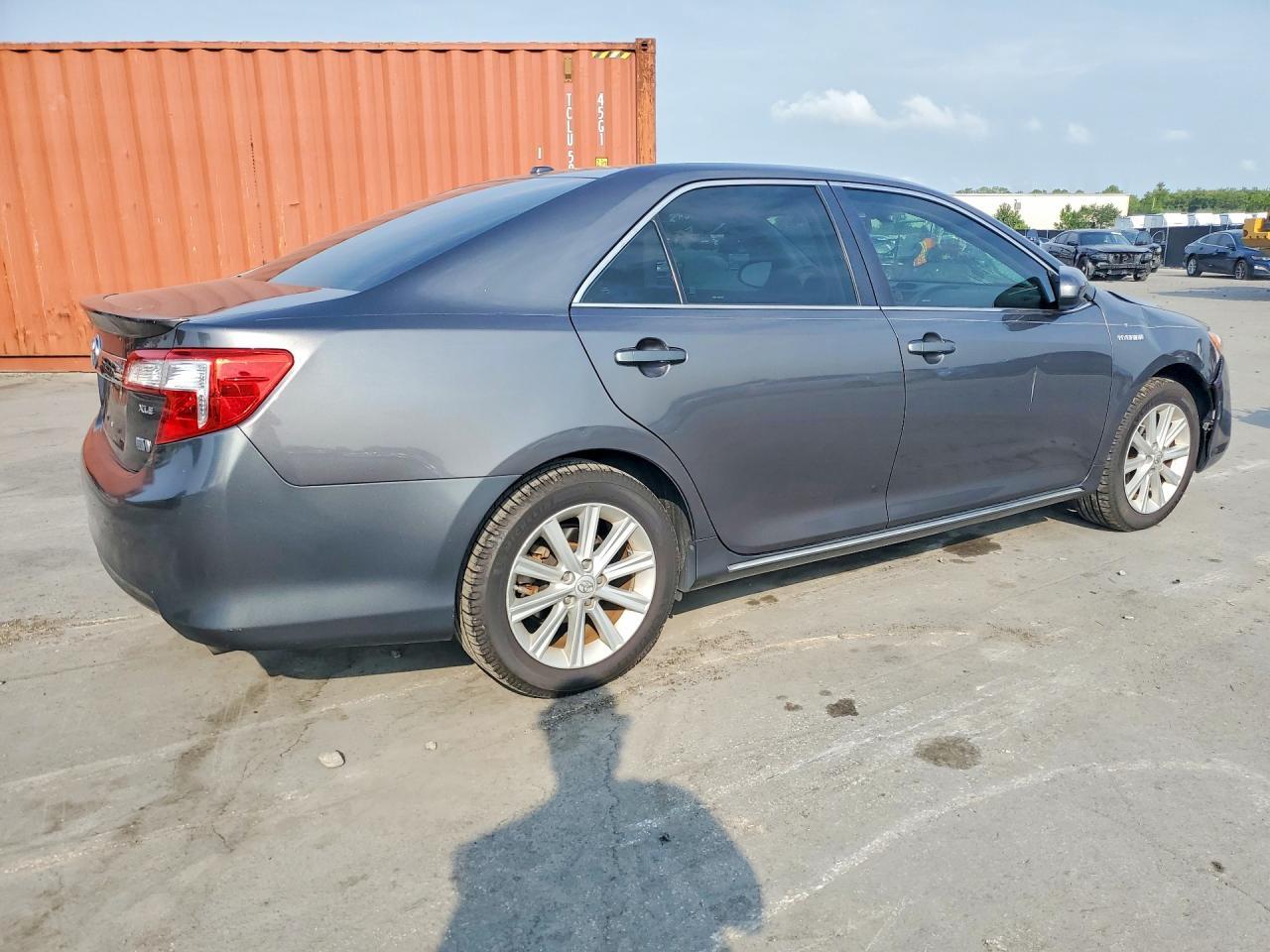 2013 TOYOTA CAMRY HYBRID XLE — Фото 3 из 12