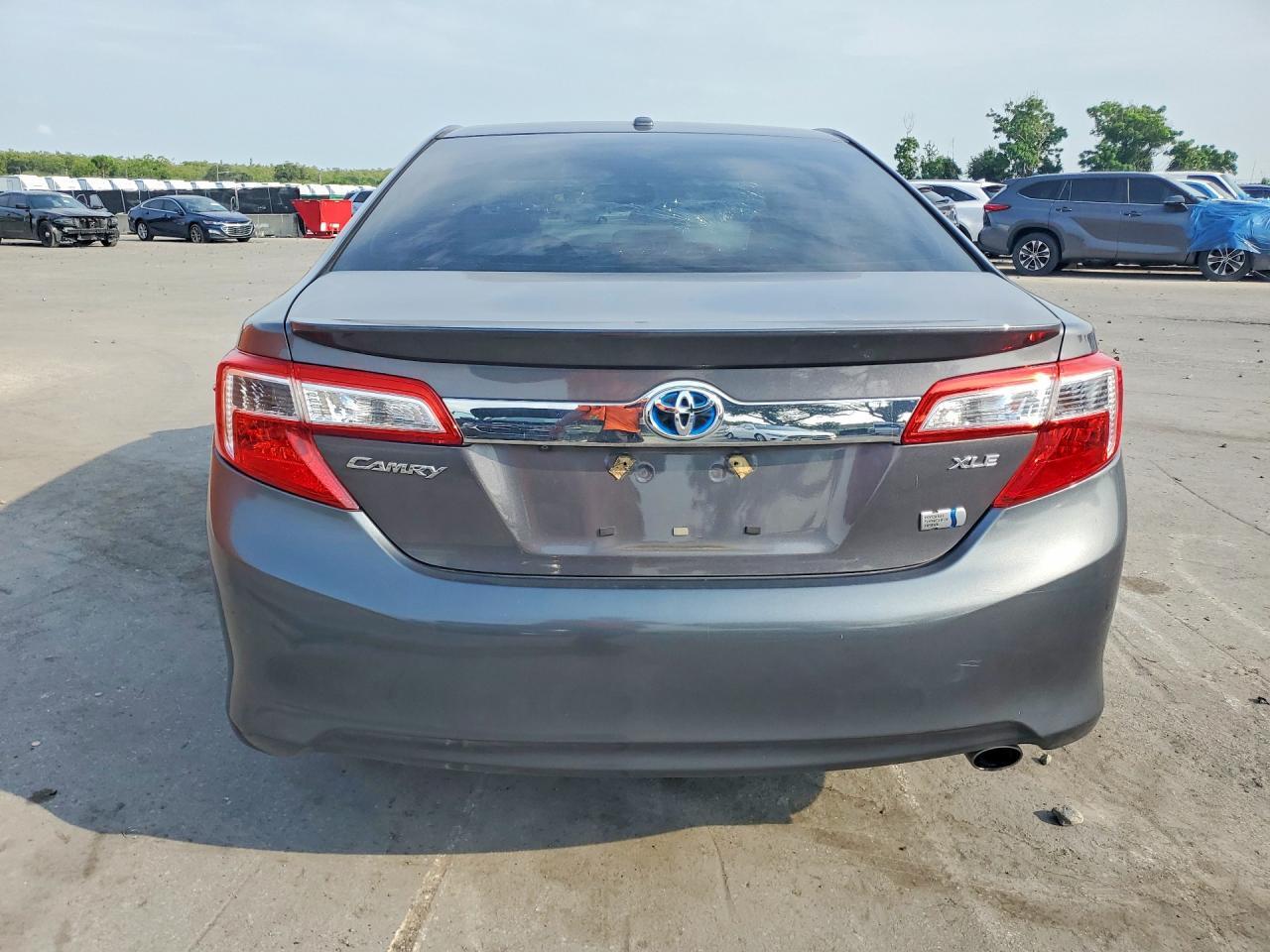 2013 TOYOTA CAMRY HYBRID XLE — Фото 6 из 12