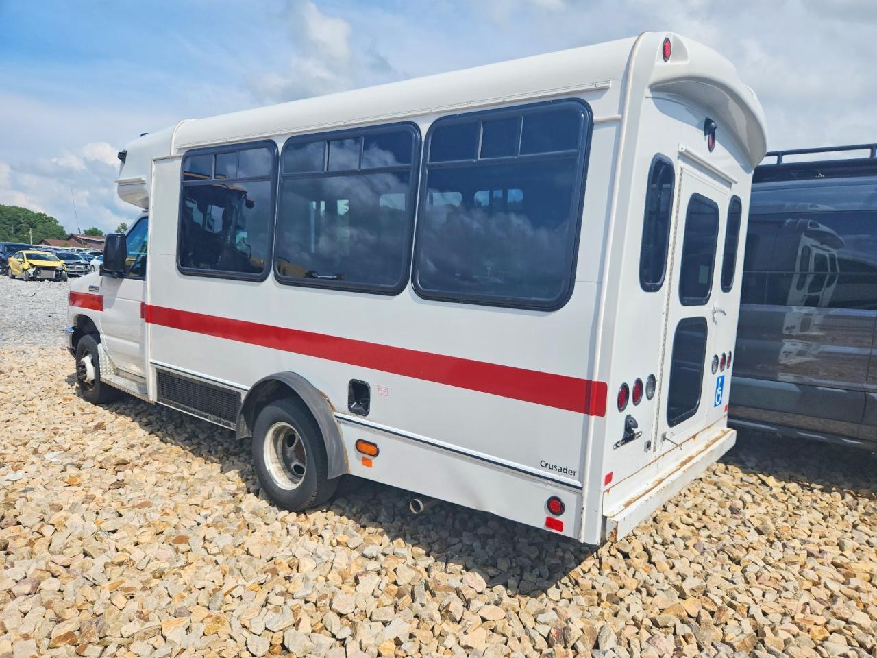 2017 FORD E350 SHUTTLE BUS — Фото 2 из 13