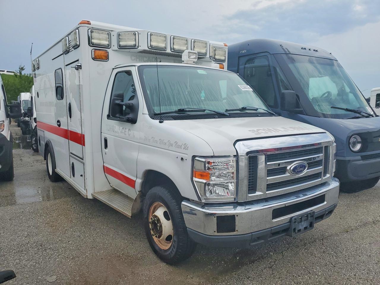 2017 FORD ECONOLINE E450 SD AMBULANCE — Фото 4 из 12