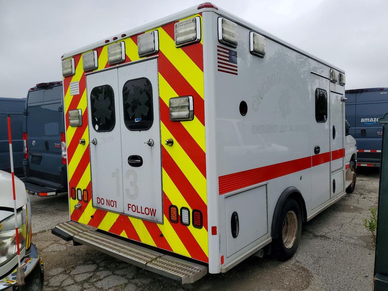 2017 FORD ECONOLINE E450 SD  AMBULANCE — Фото 3 из 12