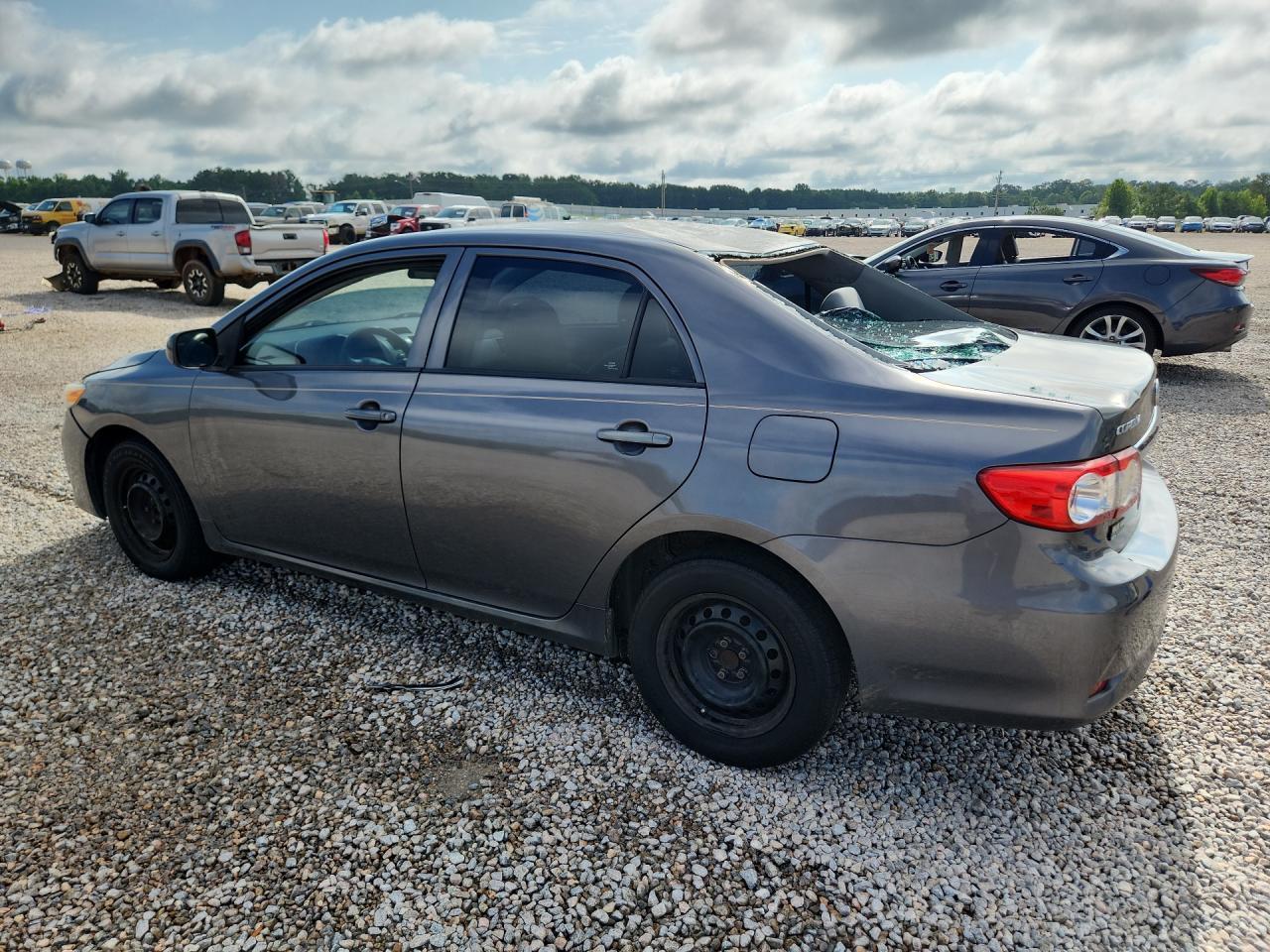 5YFBU4EE0DP192721 2013 TOYOTA COROLLA photo no. 2