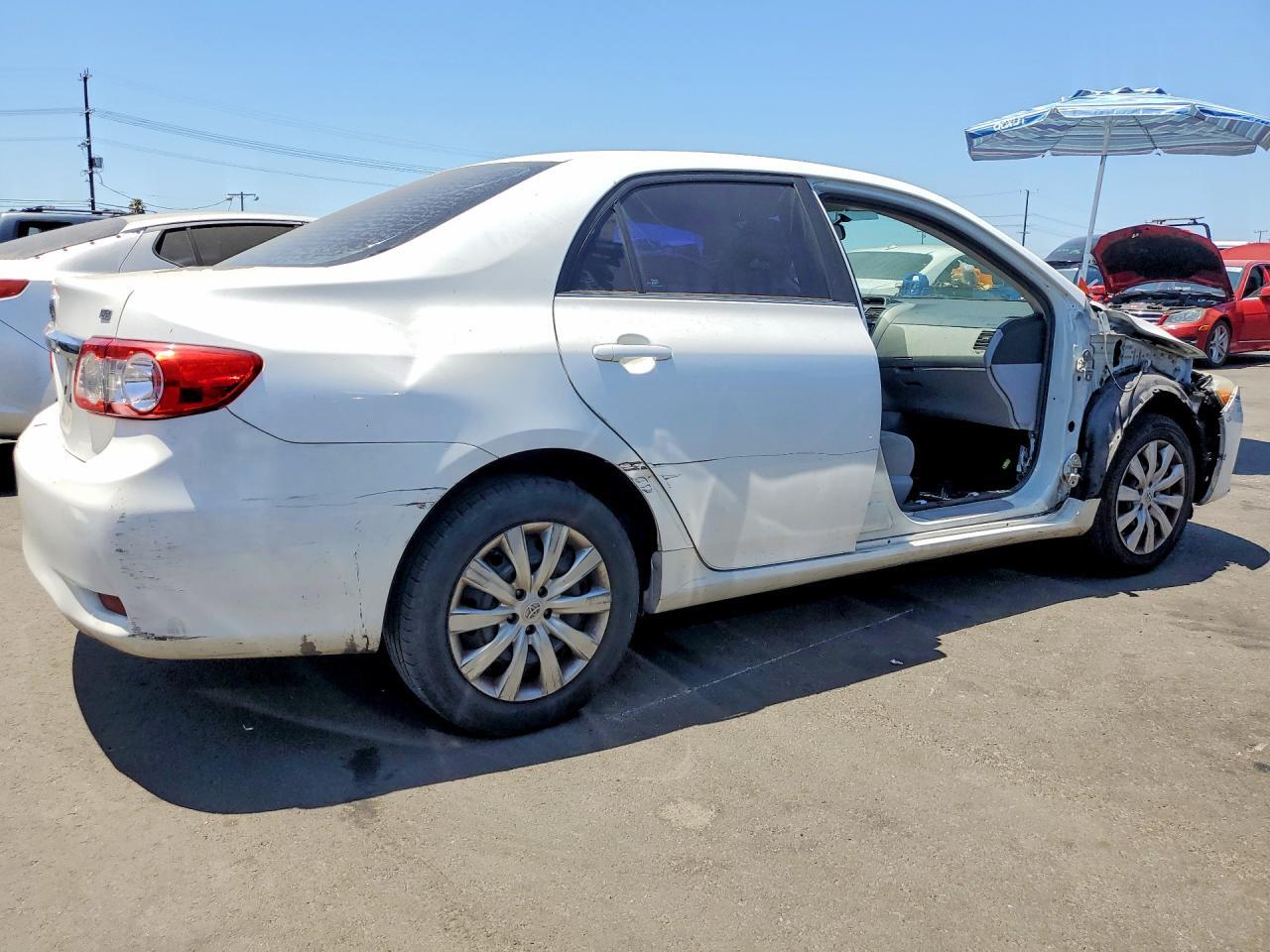 2013 TOYOTA COROLLA LE — Фото 3 из 13