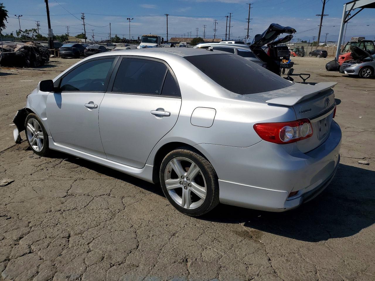2013 TOYOTA COROLLA S — Фото 2 из 12