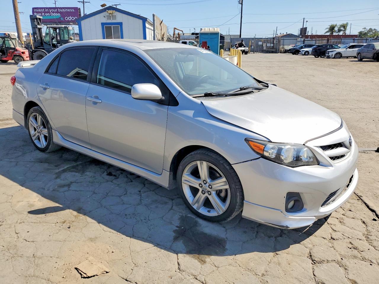 2013 TOYOTA COROLLA S — Фото 4 из 12