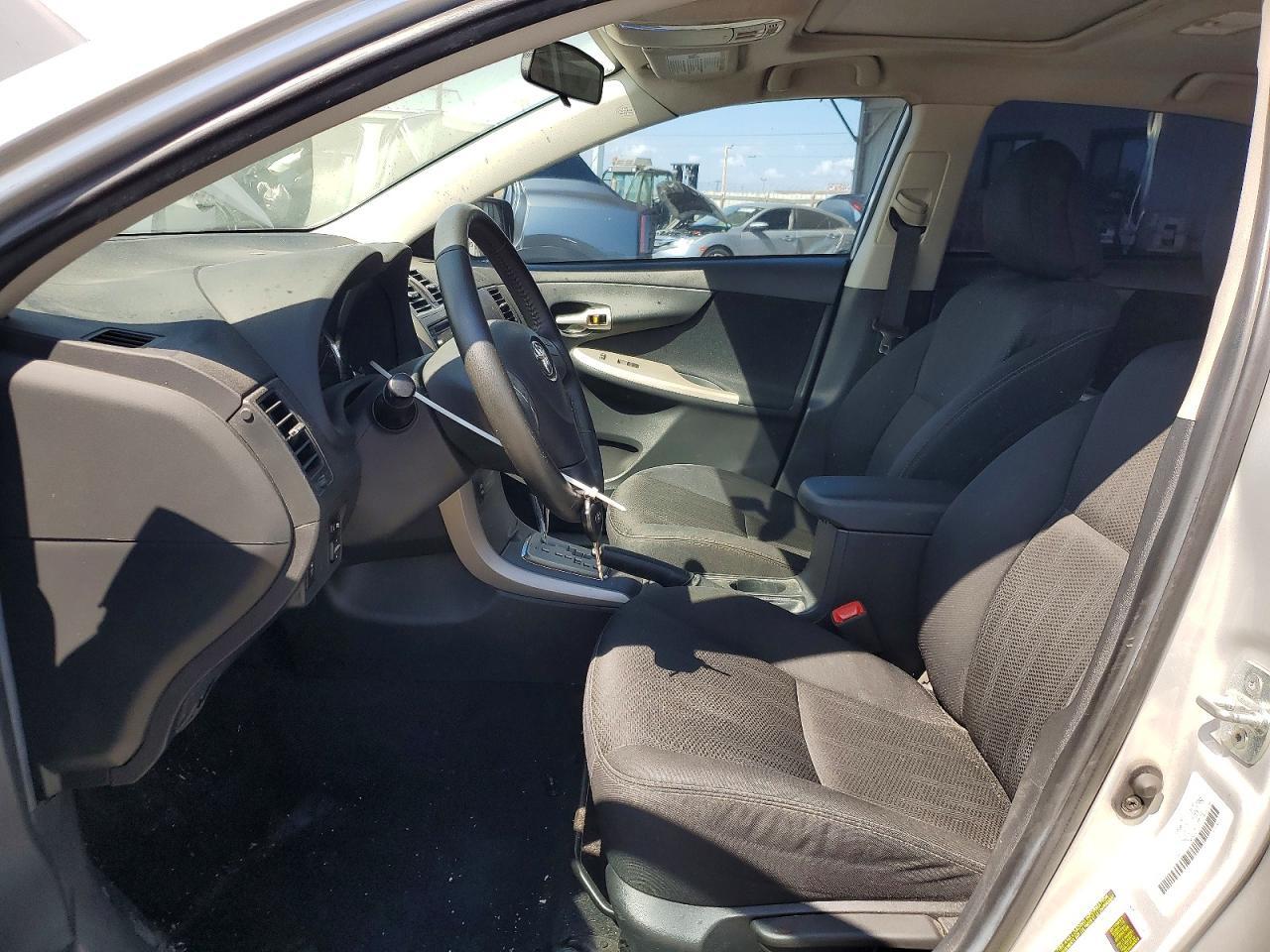 2013 TOYOTA COROLLA S — Фото 7 из 12