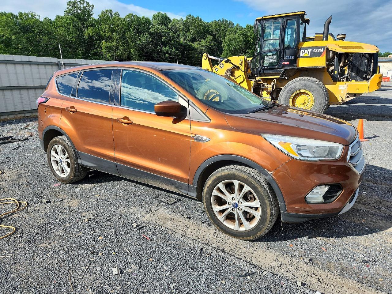 2017 FORD ESCAPE SE — Фото 4 из 13