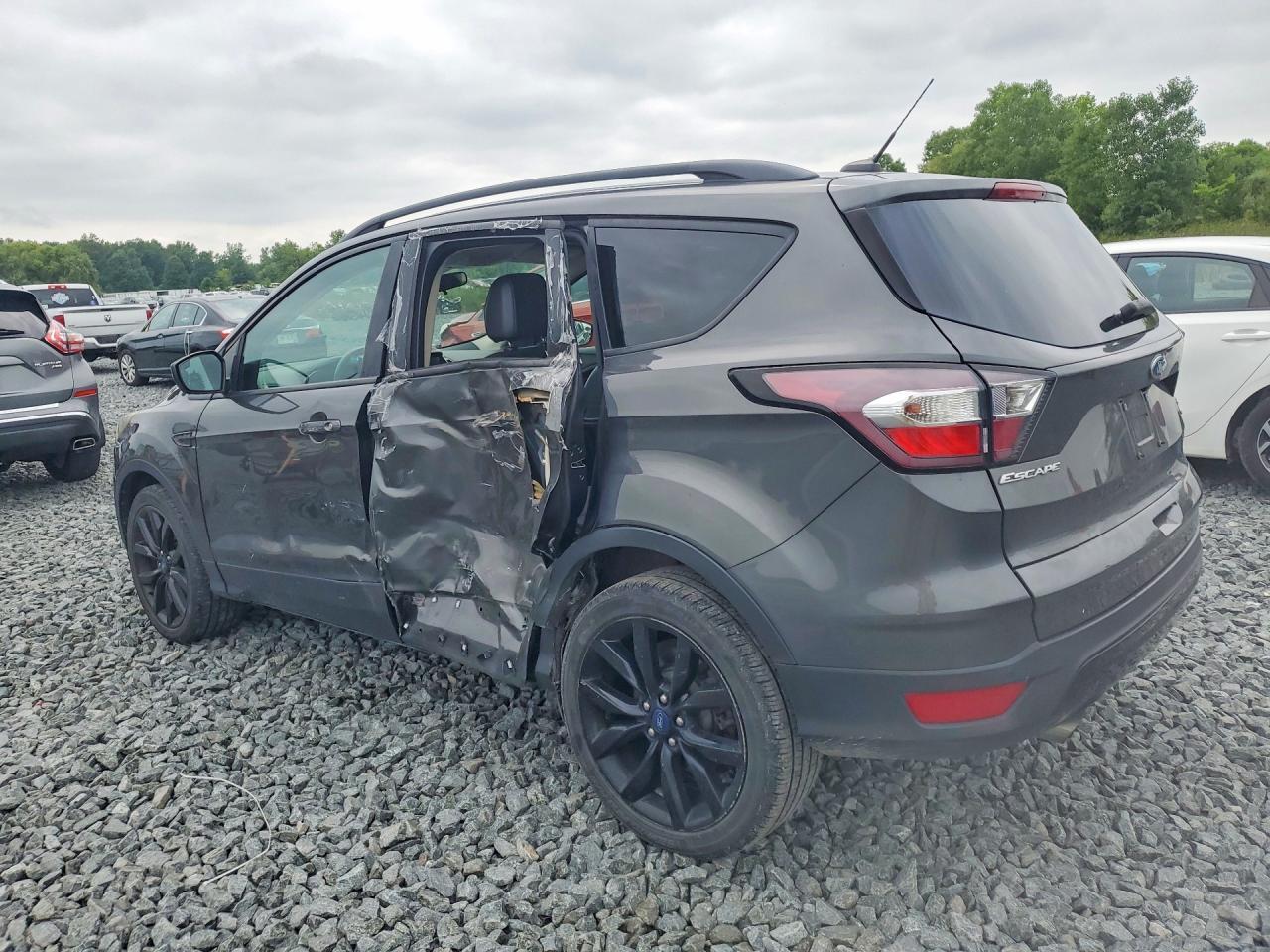 2017 FORD ESCAPE SE — Фото 2 из 13