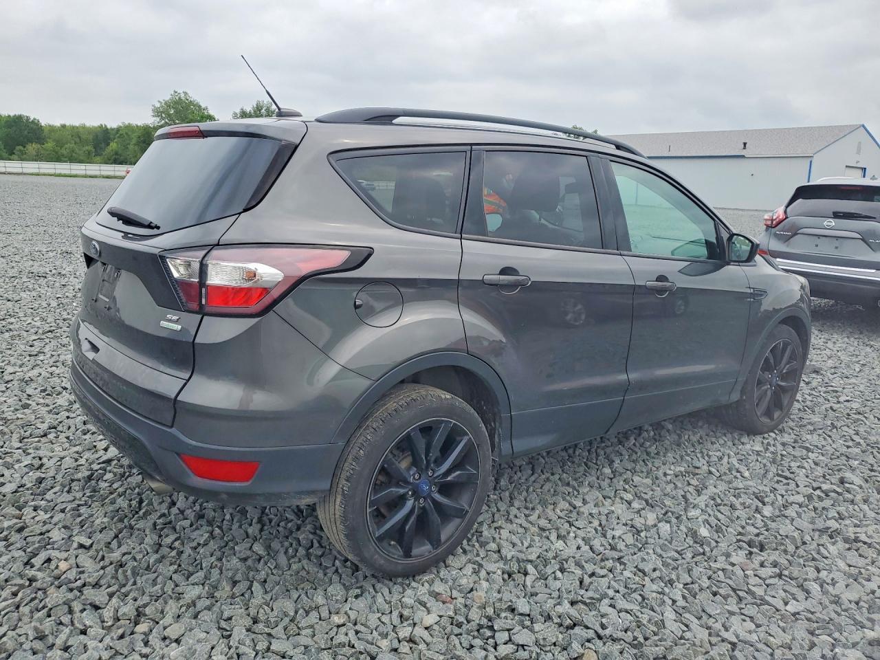 2017 FORD ESCAPE SE — Фото 3 из 13