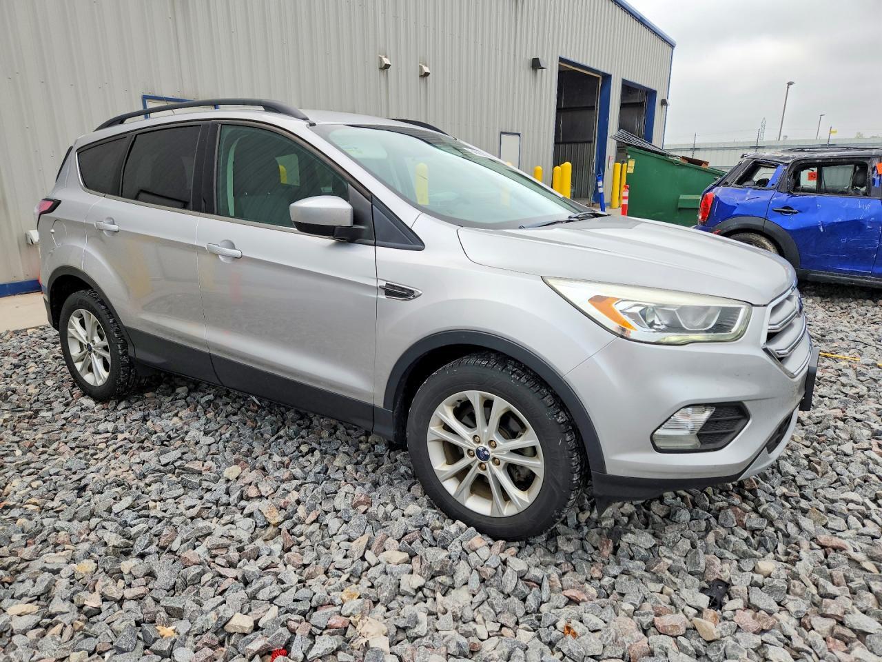 1FMCU0GD9HUC61539 2017 FORD ESCAPE photo no. 4