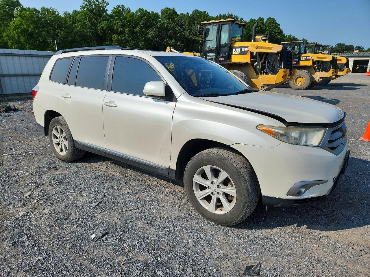 5TDBK3EH8DS254884 2013 TOYOTA HIGHLANDER photo no. 4