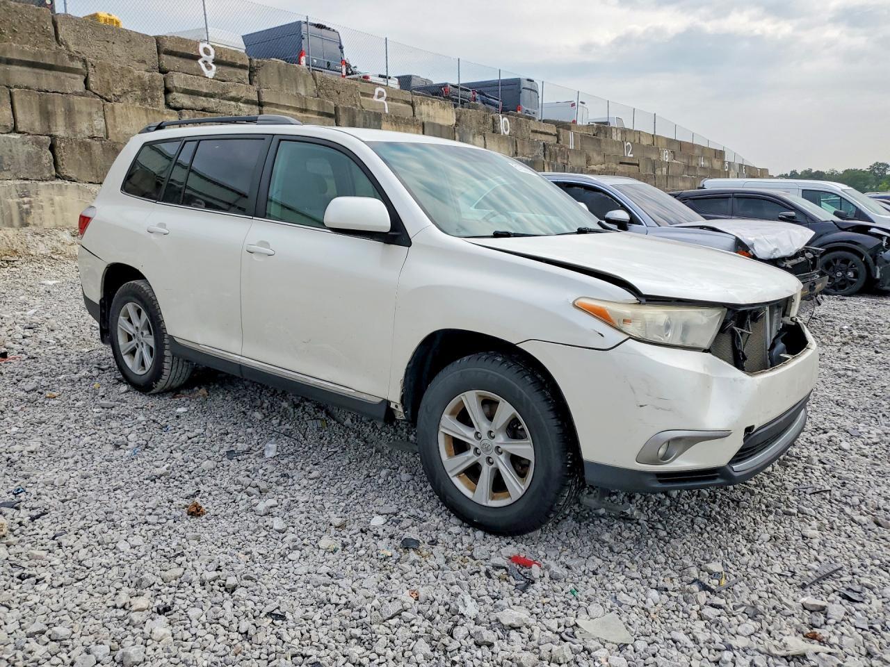 5TDBK3EH5DS245284 2013 TOYOTA HIGHLANDER photo no. 4
