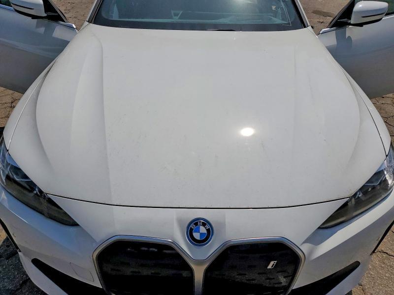 2024 BMW I4 EDRIVE 35 — Фото 11 из 12