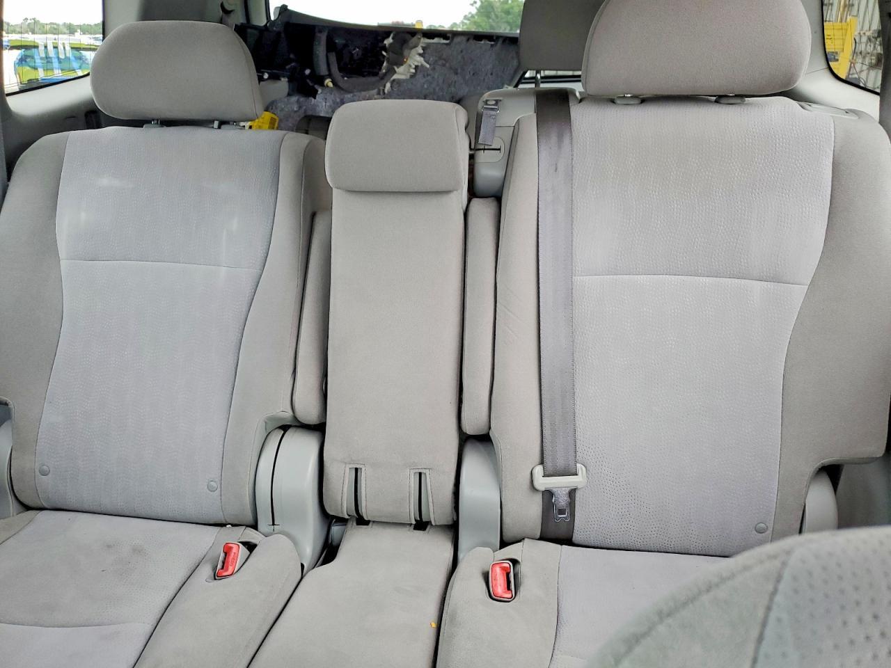 2013 TOYOTA HIGHLANDER BASE — Фото 10 из 14