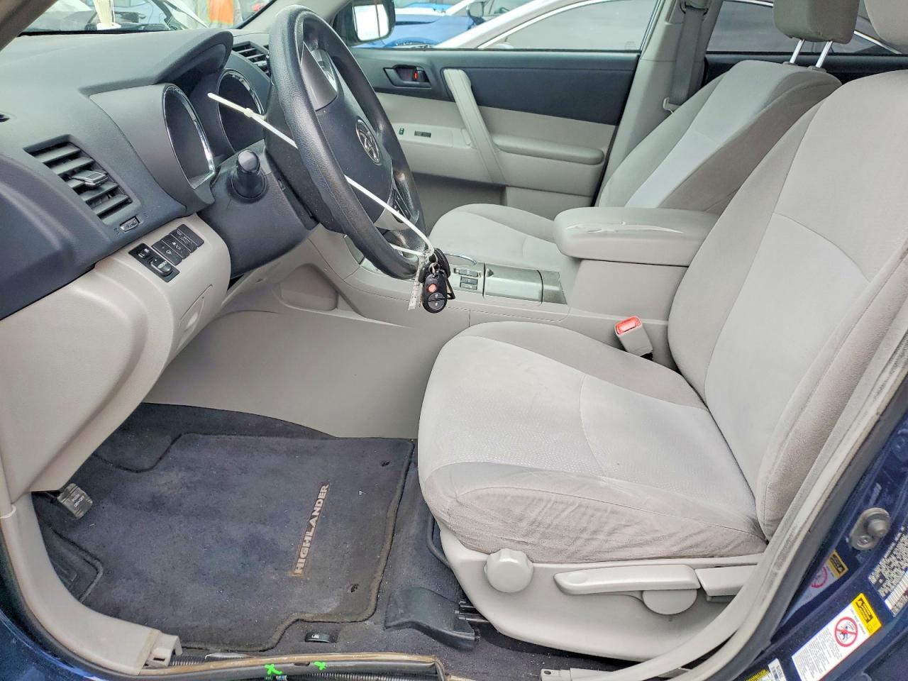 2013 TOYOTA HIGHLANDER BASE — Фото 7 из 14