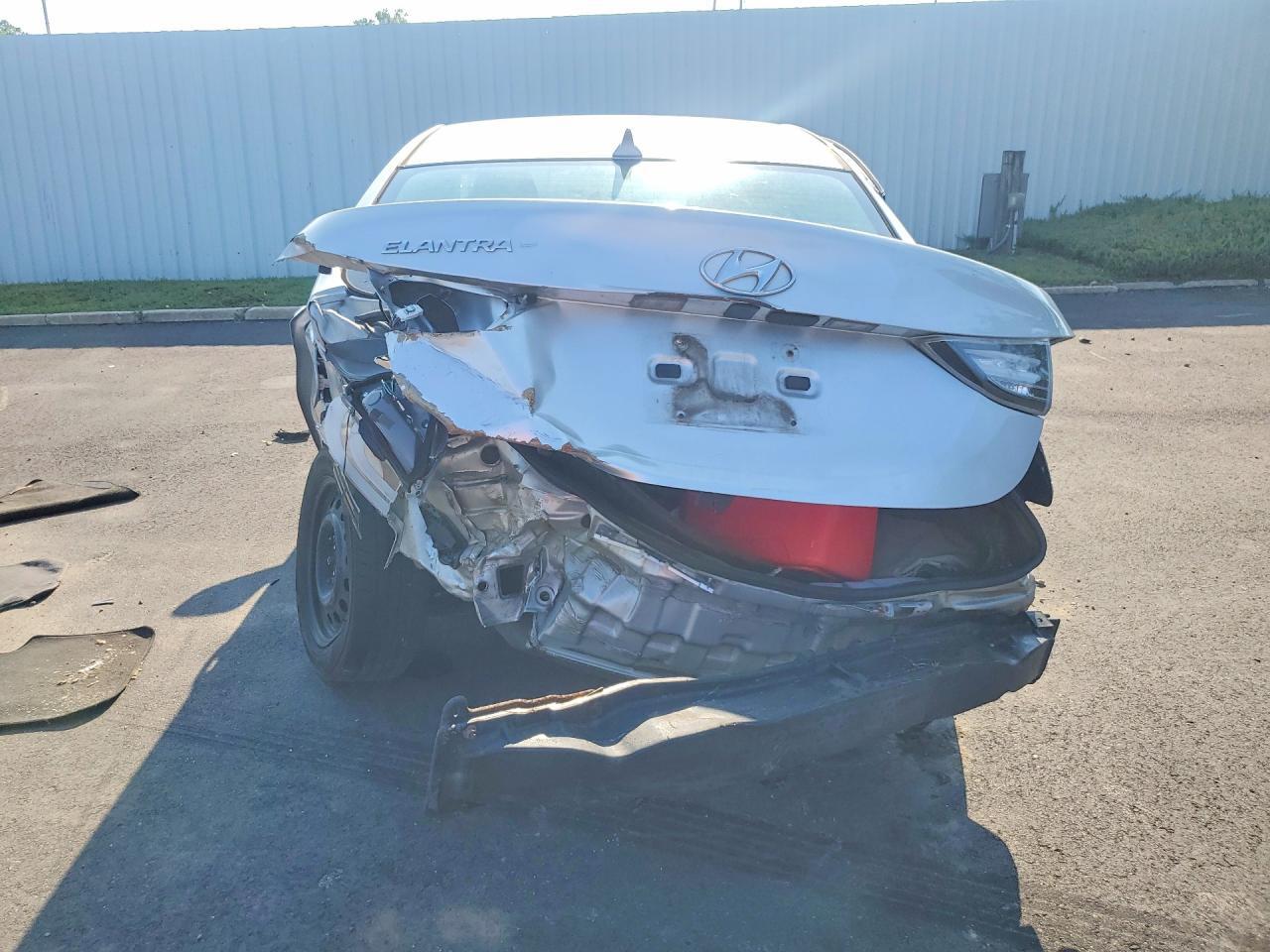 2011 HYUNDAI ELANTRA GLS — Фото 6 из 13