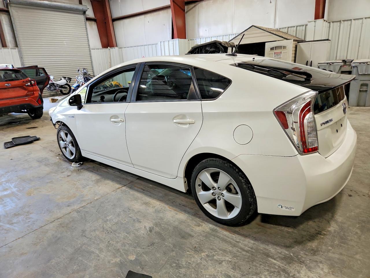 2013 TOYOTA PRIUS FIVE — Фото 2 из 13