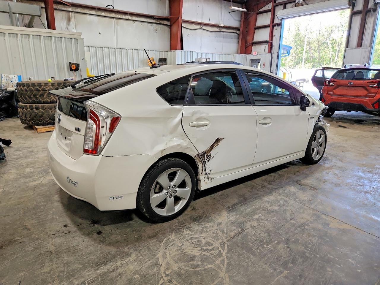 2013 TOYOTA PRIUS FIVE — Фото 3 из 13