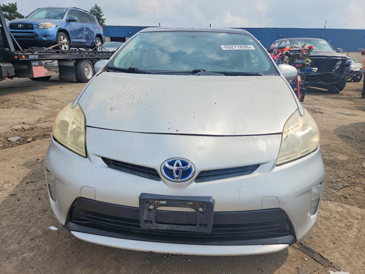 2013 TOYOTA PRIUS THREE — Фото 5 из 12
