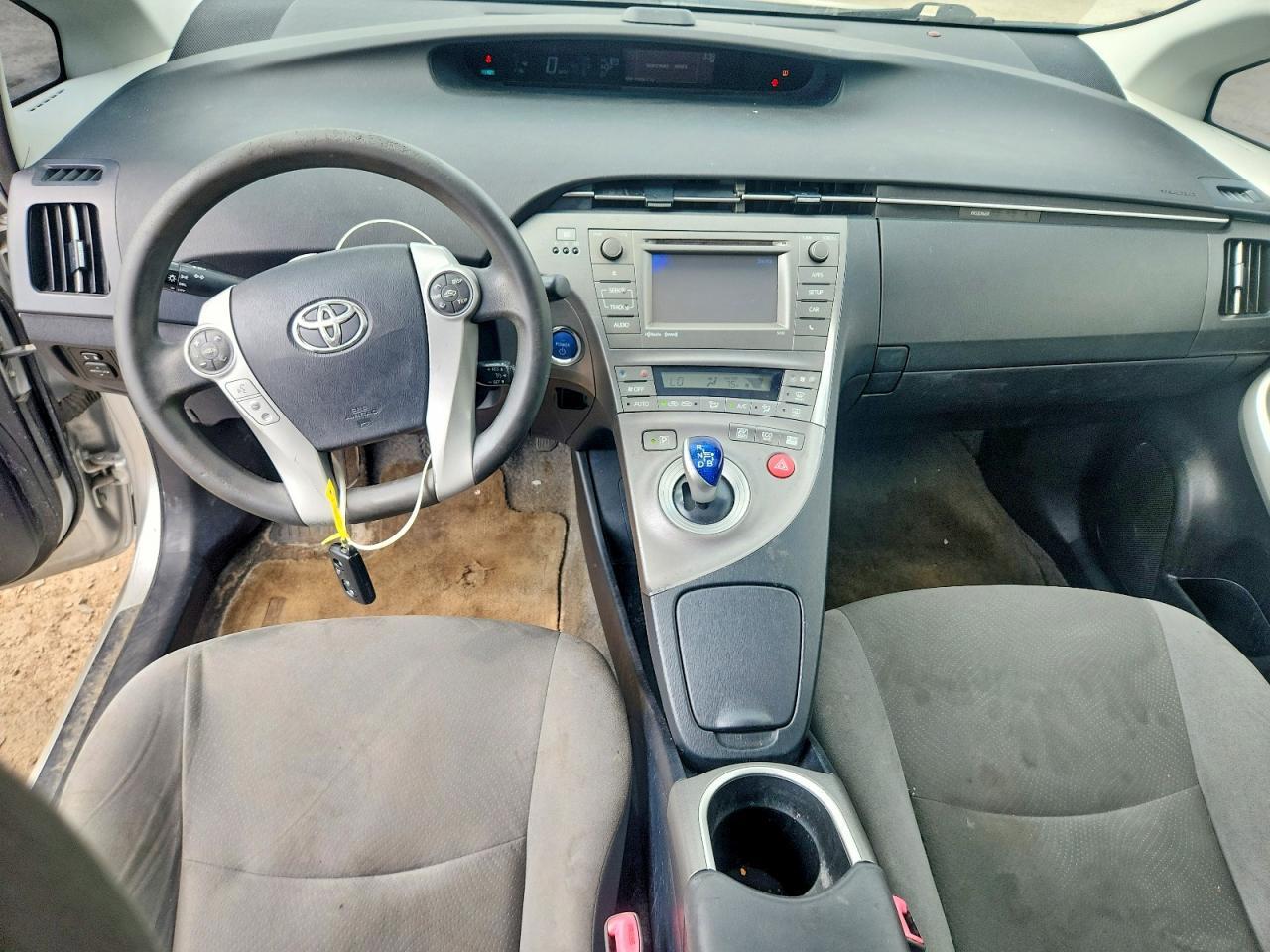 2013 TOYOTA PRIUS THREE — Фото 8 из 12