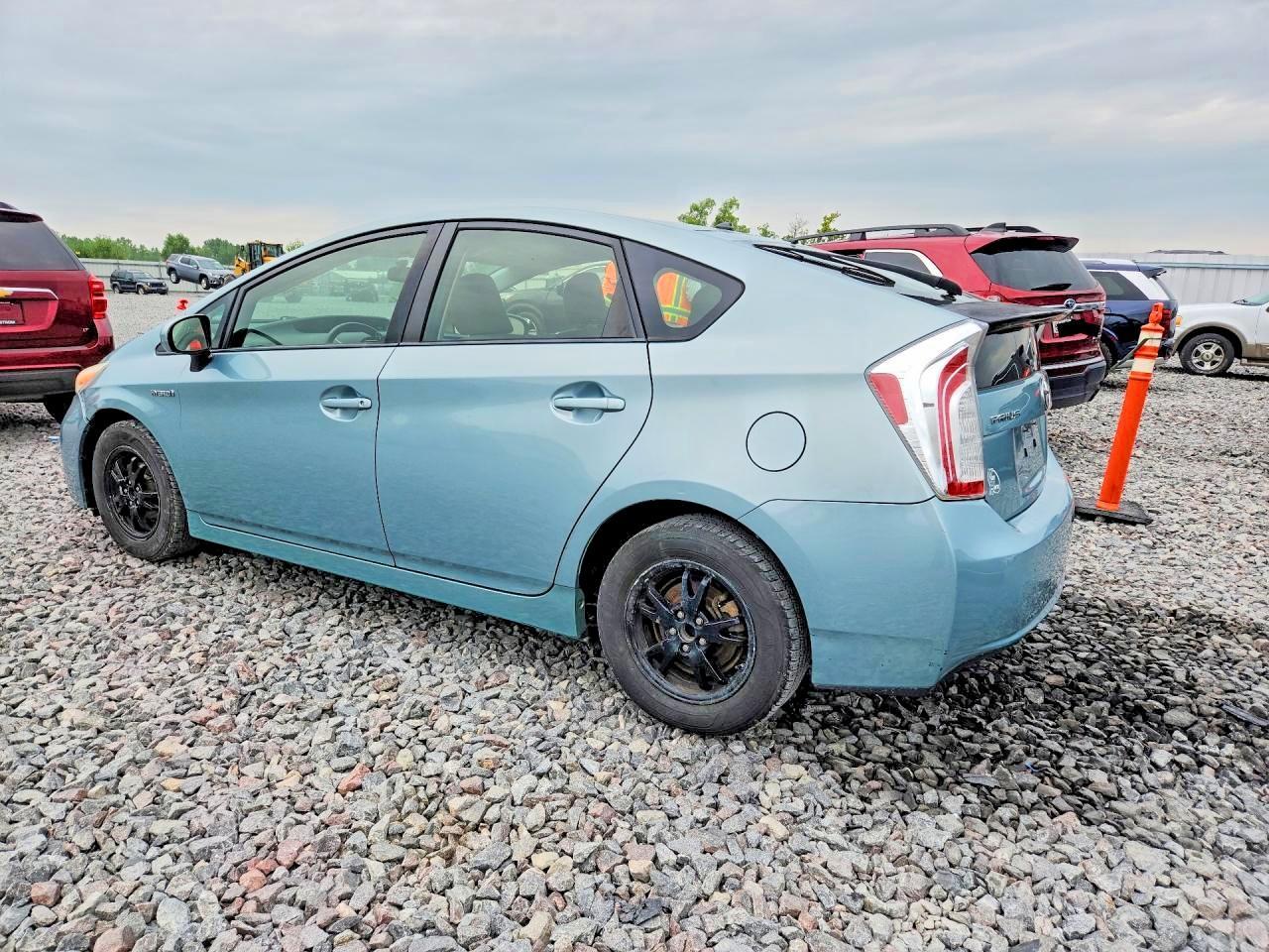 2013 TOYOTA PRIUS TWO — Фото 2 из 12
