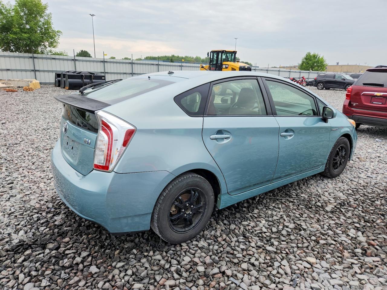 2013 TOYOTA PRIUS TWO — Фото 3 из 12