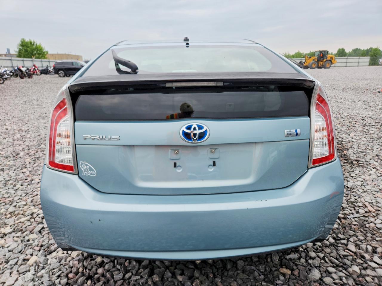 2013 TOYOTA PRIUS TWO — Фото 6 из 12
