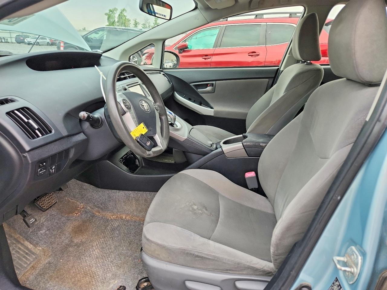 2013 TOYOTA PRIUS TWO — Фото 7 из 12