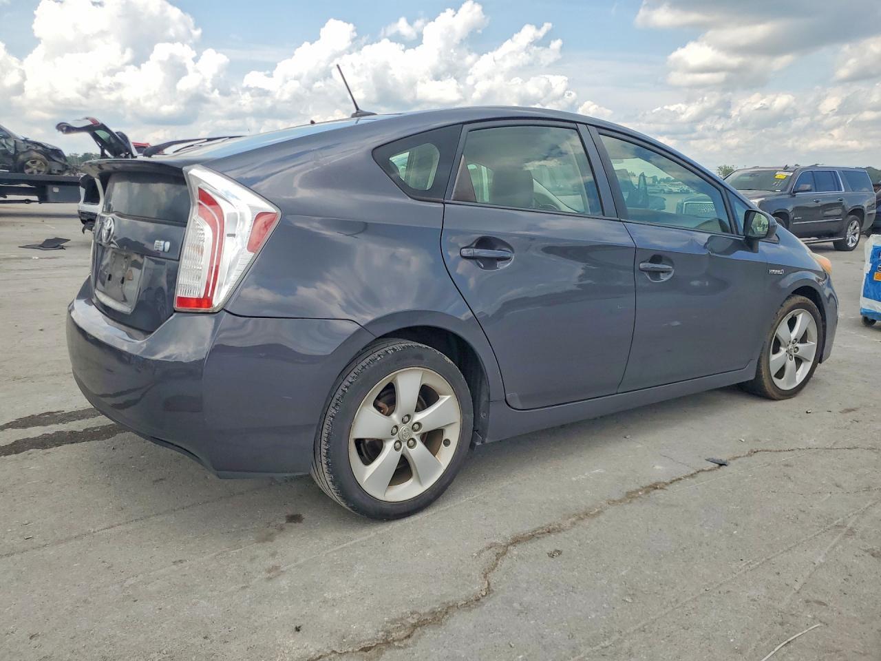 2013 TOYOTA PRIUS FIVE — Фото 3 из 12