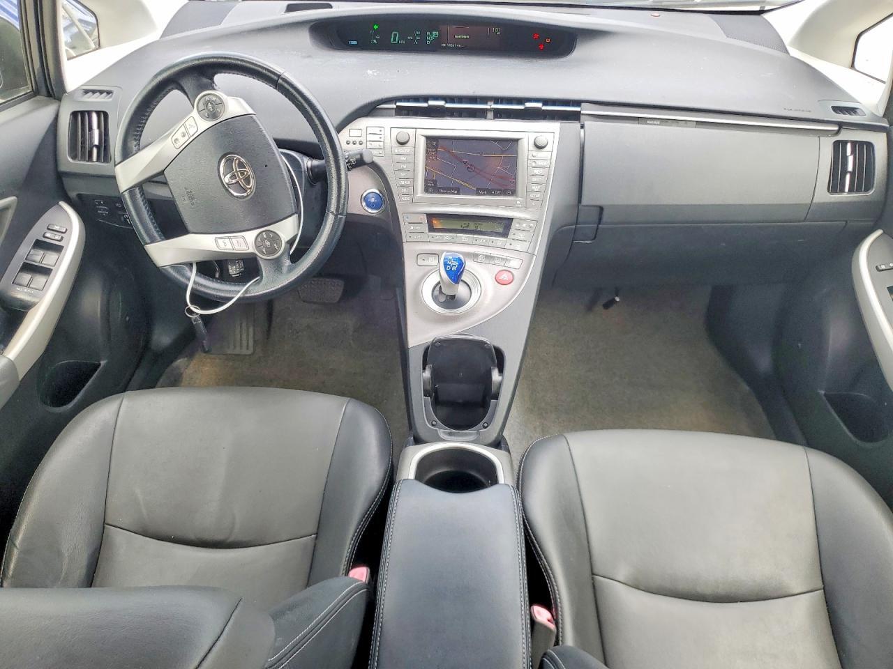 2013 TOYOTA PRIUS FIVE — Фото 8 из 12