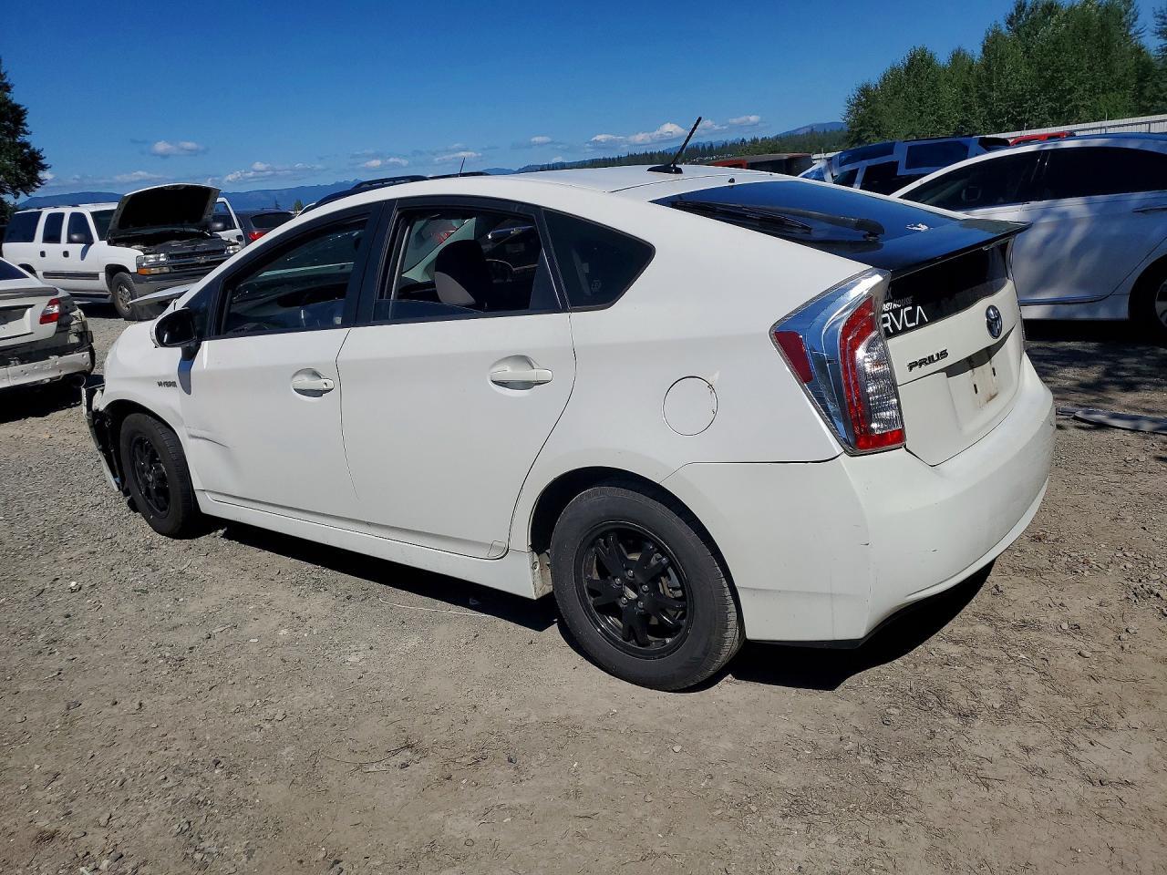 2013 TOYOTA PRIUS THREE — Фото 2 из 13