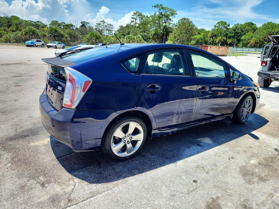 JTDKN3DU3D0354318 2013 TOYOTA PRIUS photo no. 3