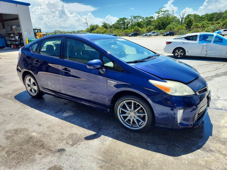 JTDKN3DU3D0354318 2013 TOYOTA PRIUS photo no. 4