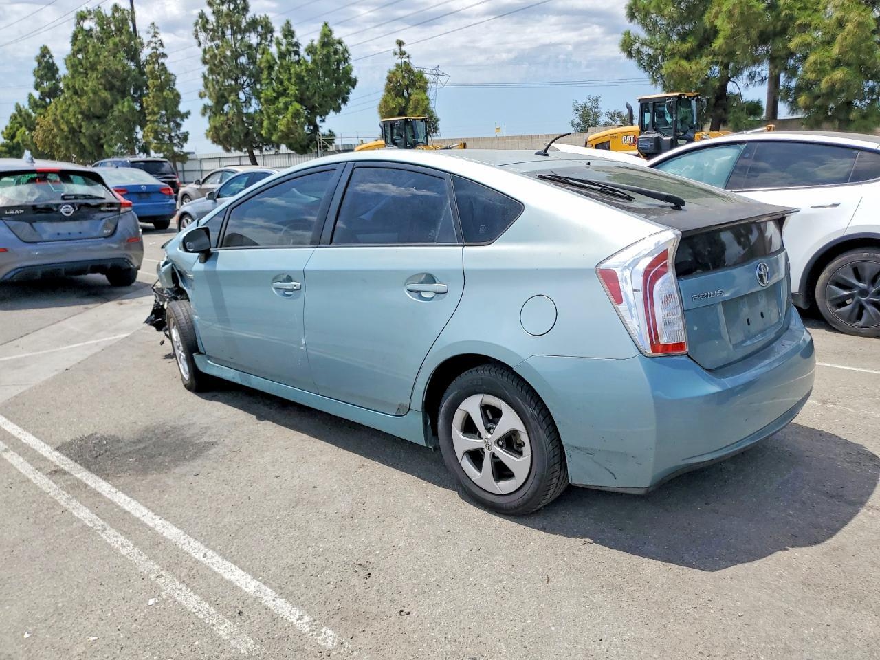 2013 TOYOTA PRIUS TWO — Фото 2 из 12
