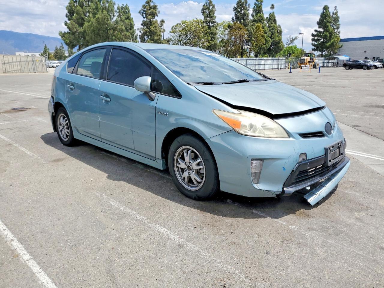 2013 TOYOTA PRIUS TWO — Фото 4 из 12
