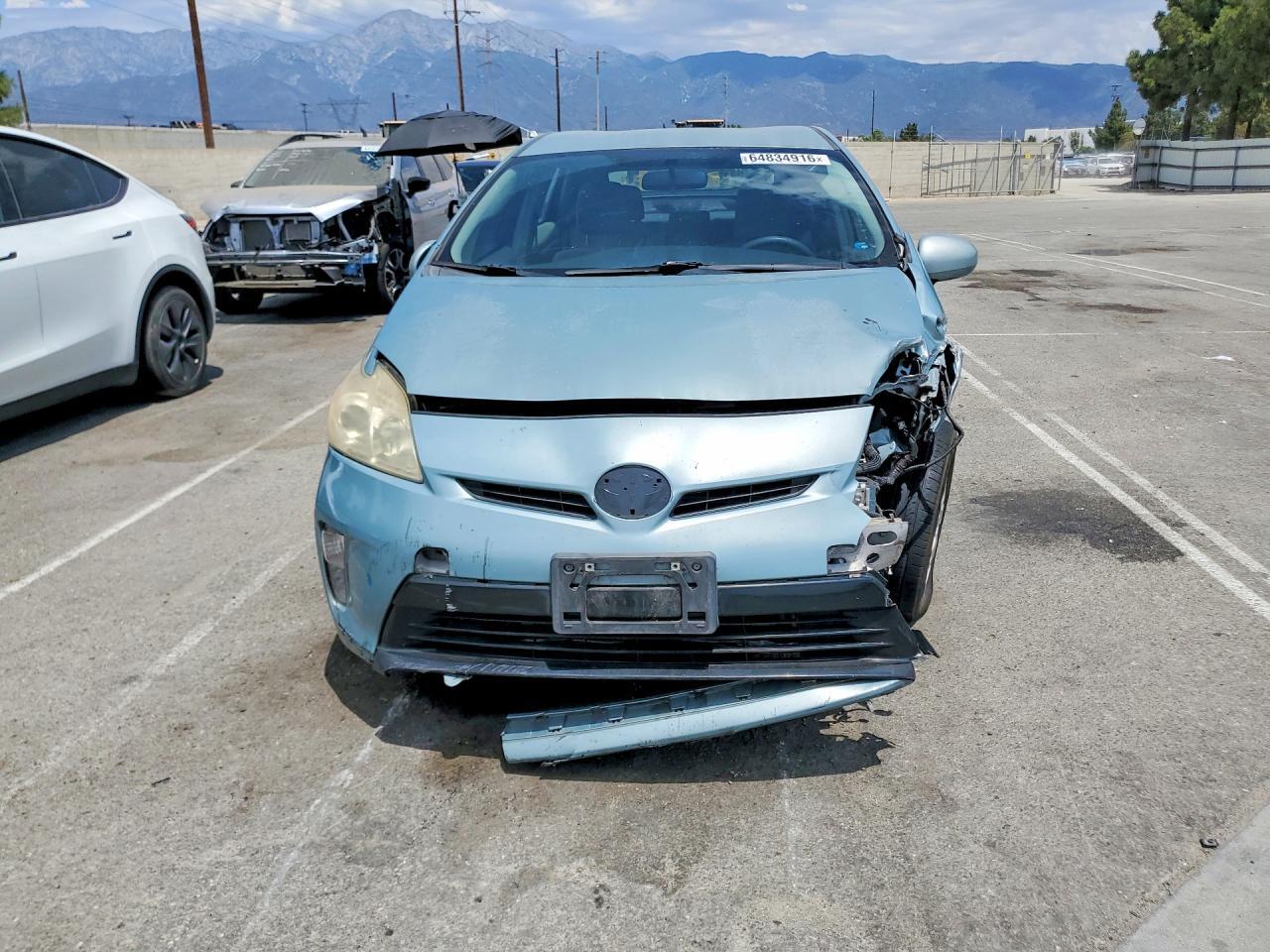 2013 TOYOTA PRIUS TWO — Фото 5 из 12