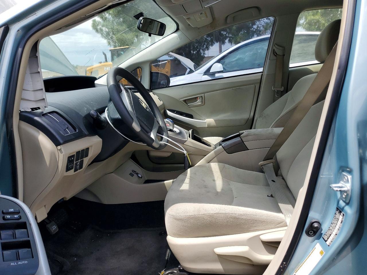2013 TOYOTA PRIUS TWO — Фото 7 из 12