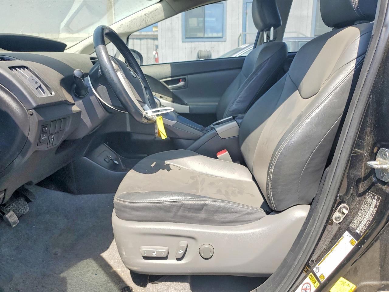 2013 TOYOTA PRIUS FOUR — Фото 7 из 13