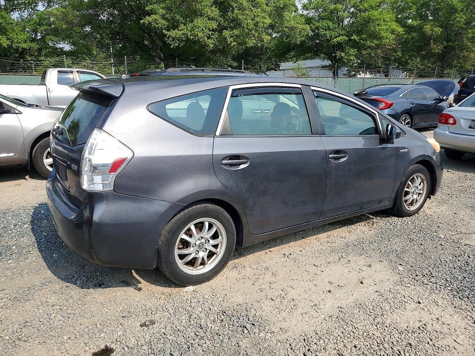 2013 TOYOTA PRIUS V TWO — Фото 3 из 12
