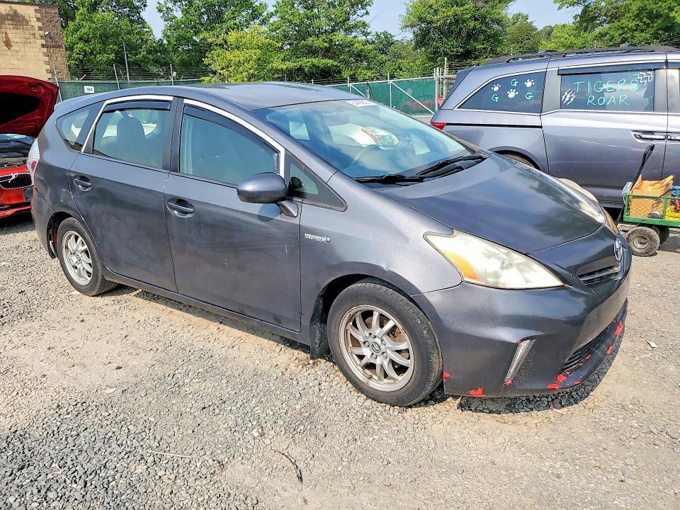 2013 TOYOTA PRIUS V TWO — Фото 4 из 12