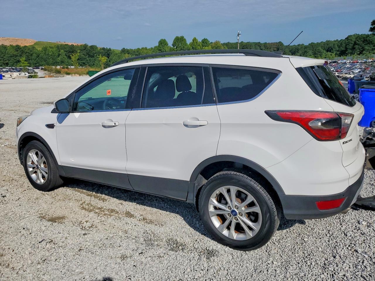 2017 FORD ESCAPE SE — Фото 2 из 13